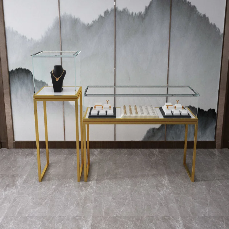 Luxury Watch Boutique - Lekki luksus, ekspozycja biżuterii, akcesoria, butik
