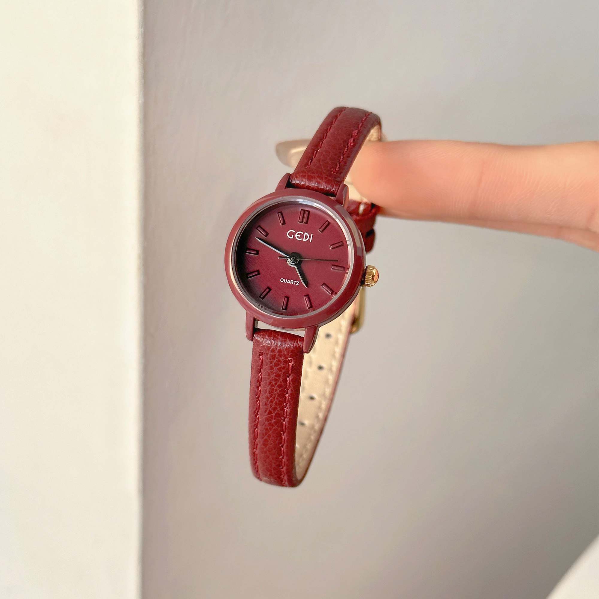 Nowy model 2026, czerwona seri – Luxury Watch Levels recenzja i cena