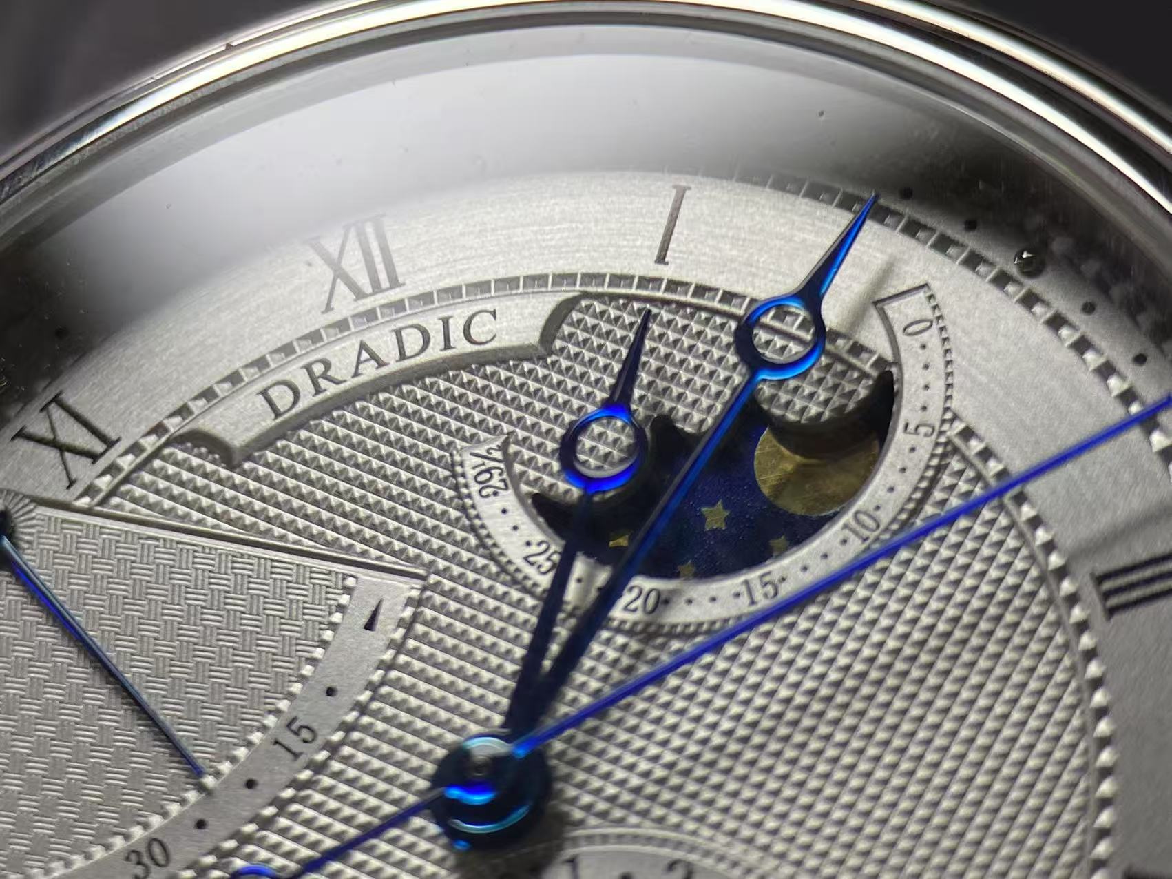 Luksusowy zegarek automatyczny – Guilloché Dial Watch recenzja i cena