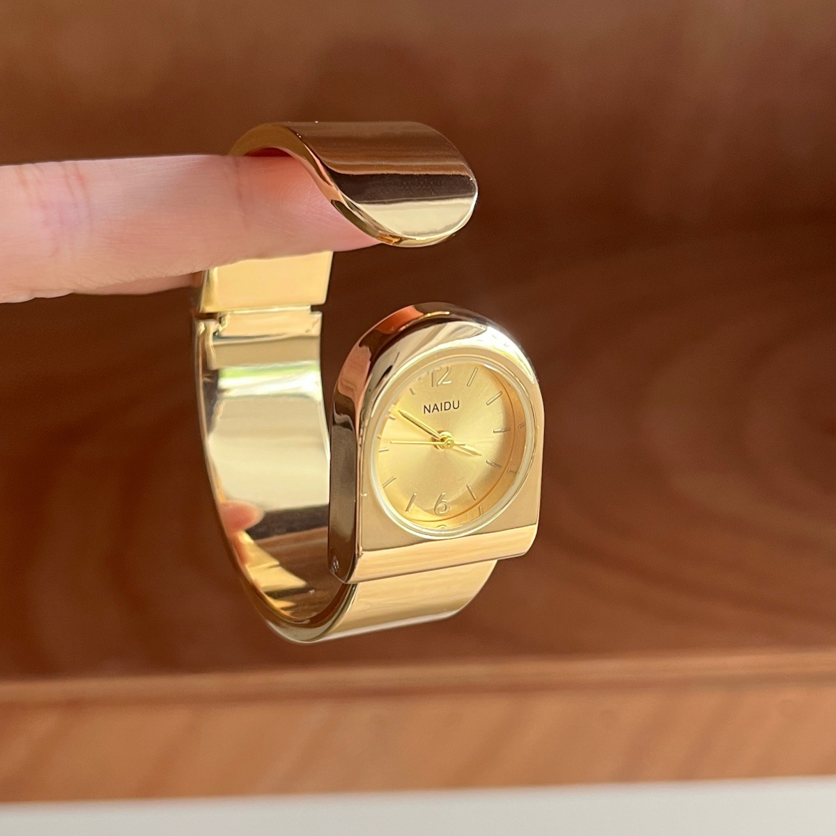 Złoty zegarek bransoletka dams – Luxury Watch Levels recenzja i cena