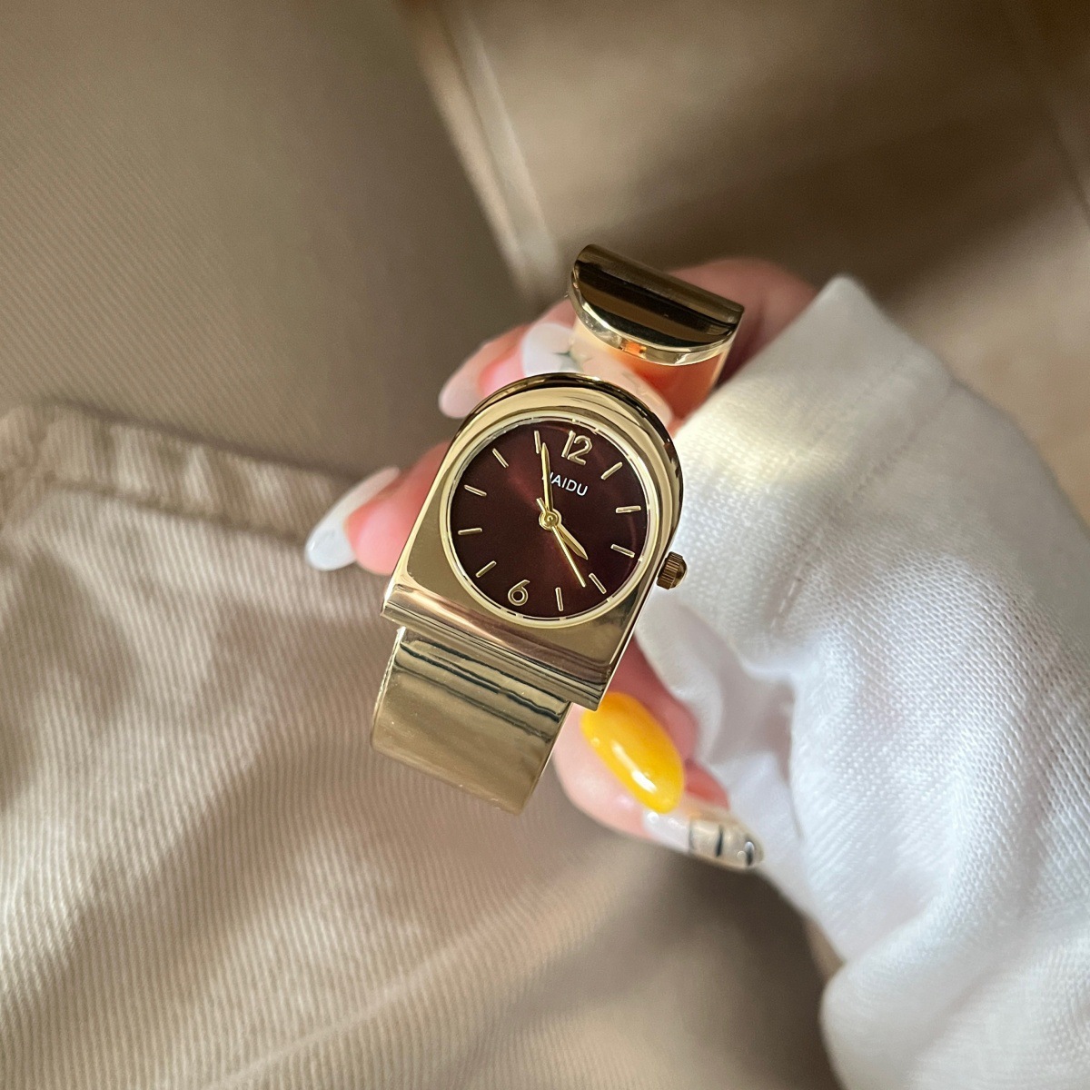 Złoty zegarek bransoletka dams – Luxury Watch Levels recenzja i cena