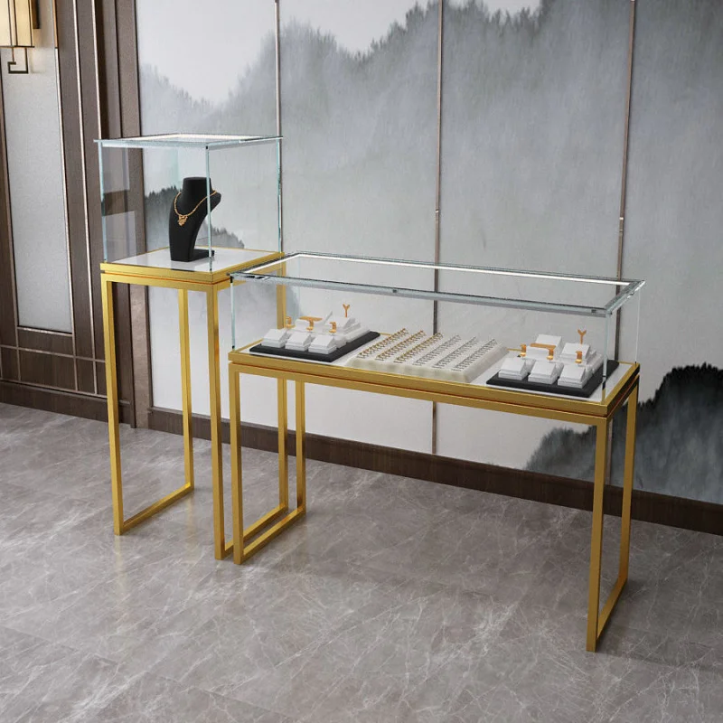 Lekki luksus, ekspozycja biżut – Luxury Watch Boutique recenzja i cena