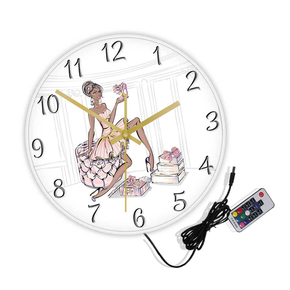 Dziewczyna w stylu fashion z b – Luxury Watch Boutique recenzja i cena