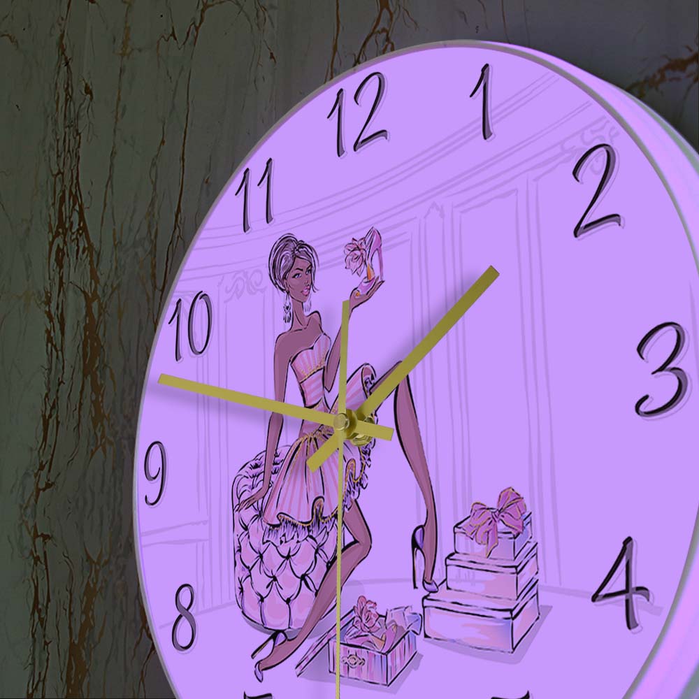 Dziewczyna w stylu fashion z b – Luxury Watch Boutique recenzja i cena